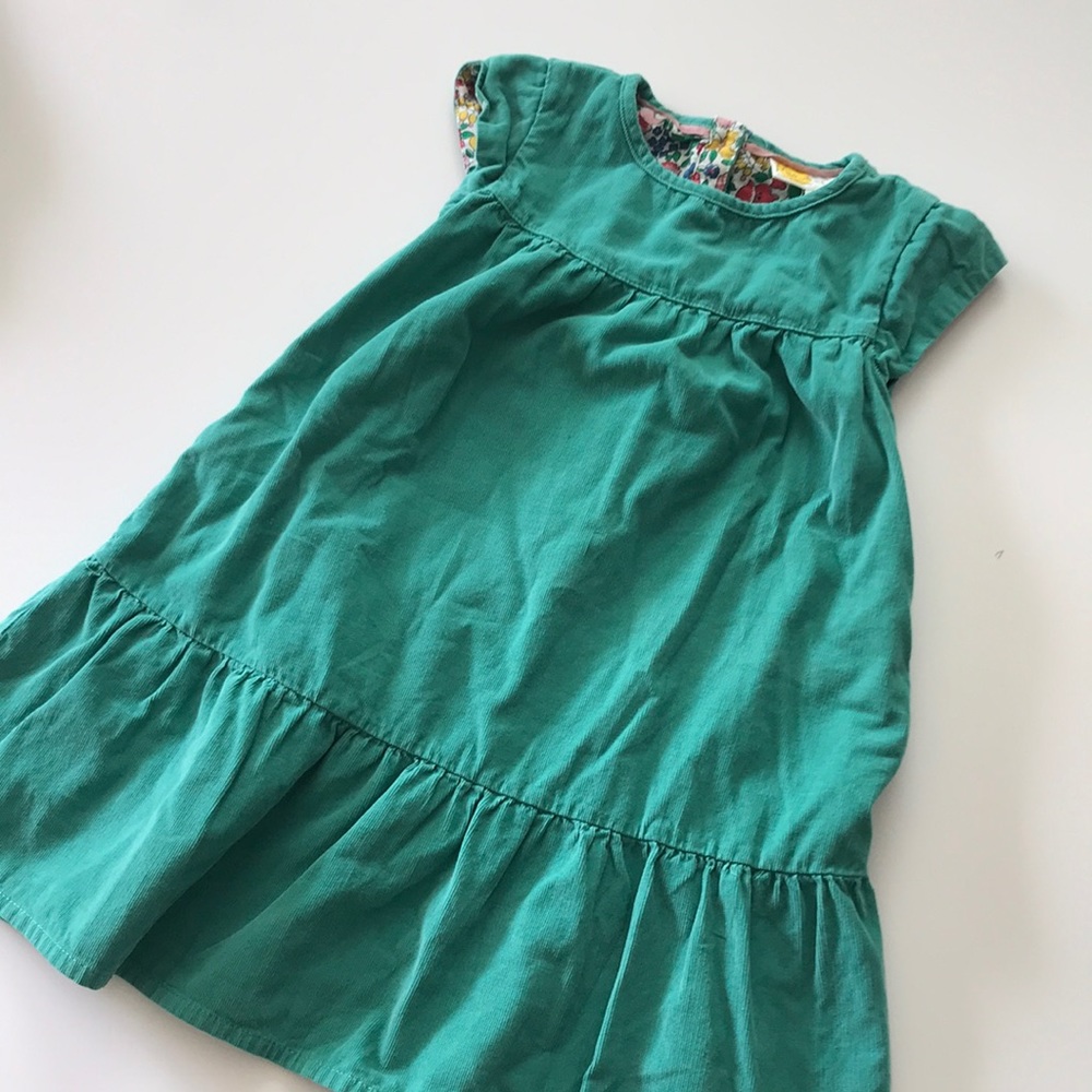 Mini boden cordoroy dress Sz 6-7 with pockets!